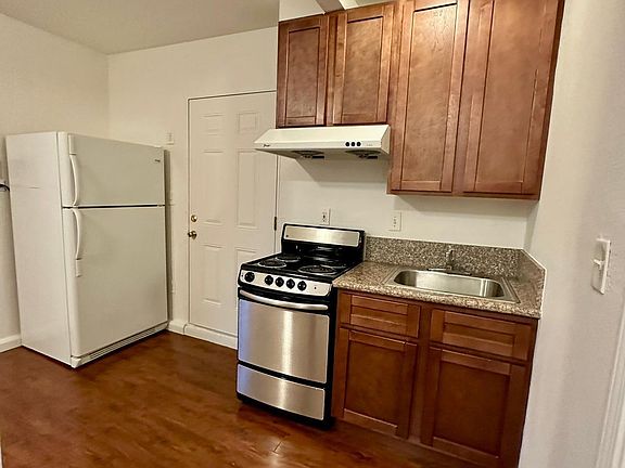 5th image of 4516 T St #1/2