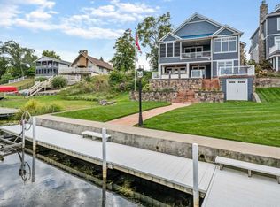 11941 N Forest Dr, Syracuse, IN 46567