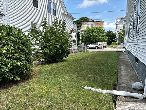 3rd image of 209 Webster Ave