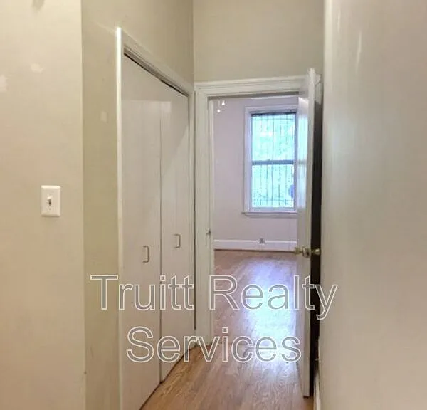 746 7th St S #E-1 — Photo 9