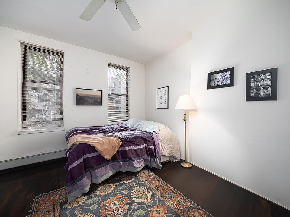 2nd image of 935 Park Ave APT 4S