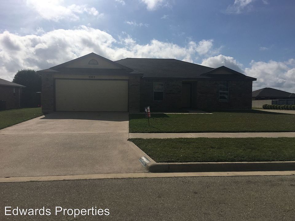 2nd image of 5302 Bridle Dr