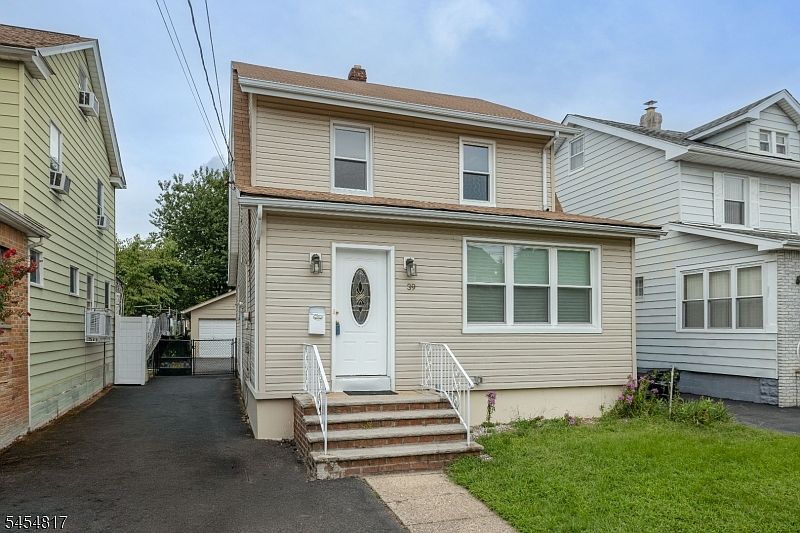 1st image of 39 Hurden St