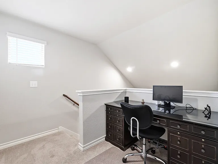 5602 Chestnut Xing — Photo 17