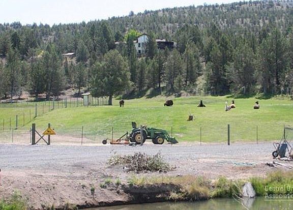 3rd image of 6220 SE Crooked River Hwy