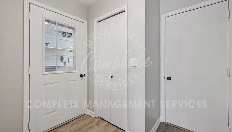8327 Victoria Dr — Photo 12