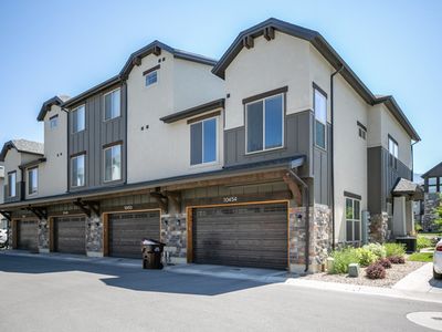 10454 S Beetdigger Blvd, Sandy, UT, 84070