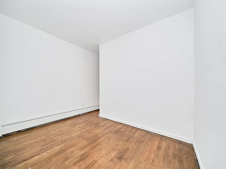 514 W 48th St #1A — Photo 9