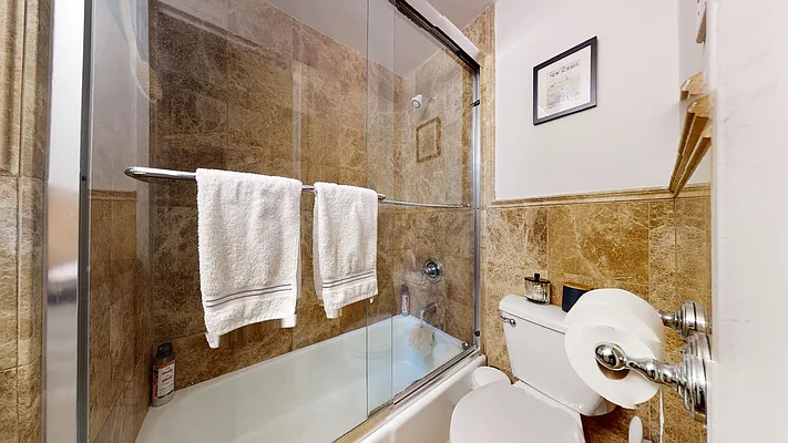 Rented by Bond New York | media 23