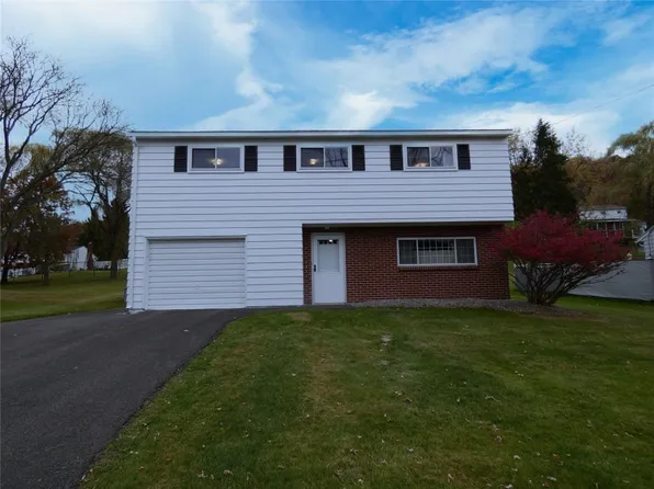 4836 Country Club Rd, Vestal, NY 13850