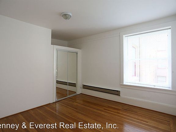 2nd image of 660 Bush St