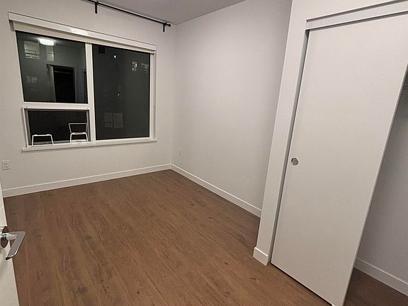5th image of 645 Como Lake Ave #414