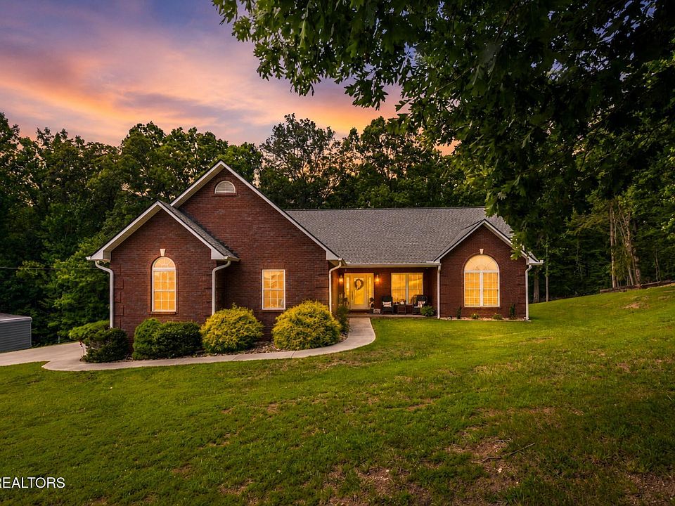 1st image of 379 Red Hill Rd