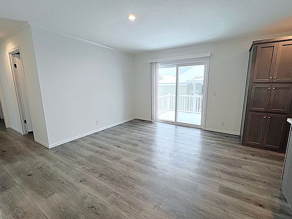 4th image of 5374 Coventry Dr
