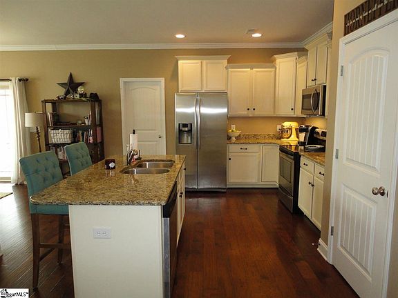 5th image of 115 Colewood Pl