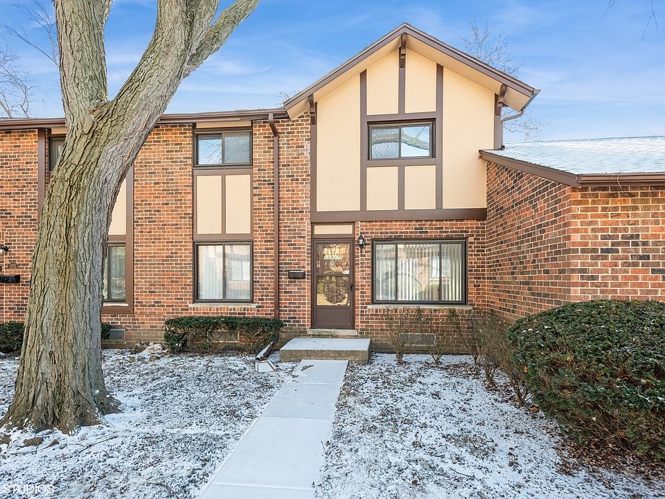 1st image of 18W275 Kirkland Ln