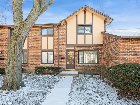 18W275 Kirkland Ln, Villa Park, IL 60181