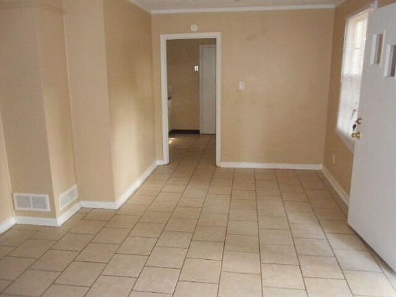 3rd image of 1079 Chatwood St