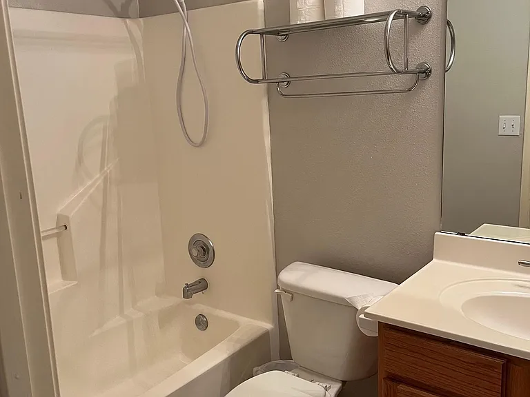 1120 La Mirada — Photo 9