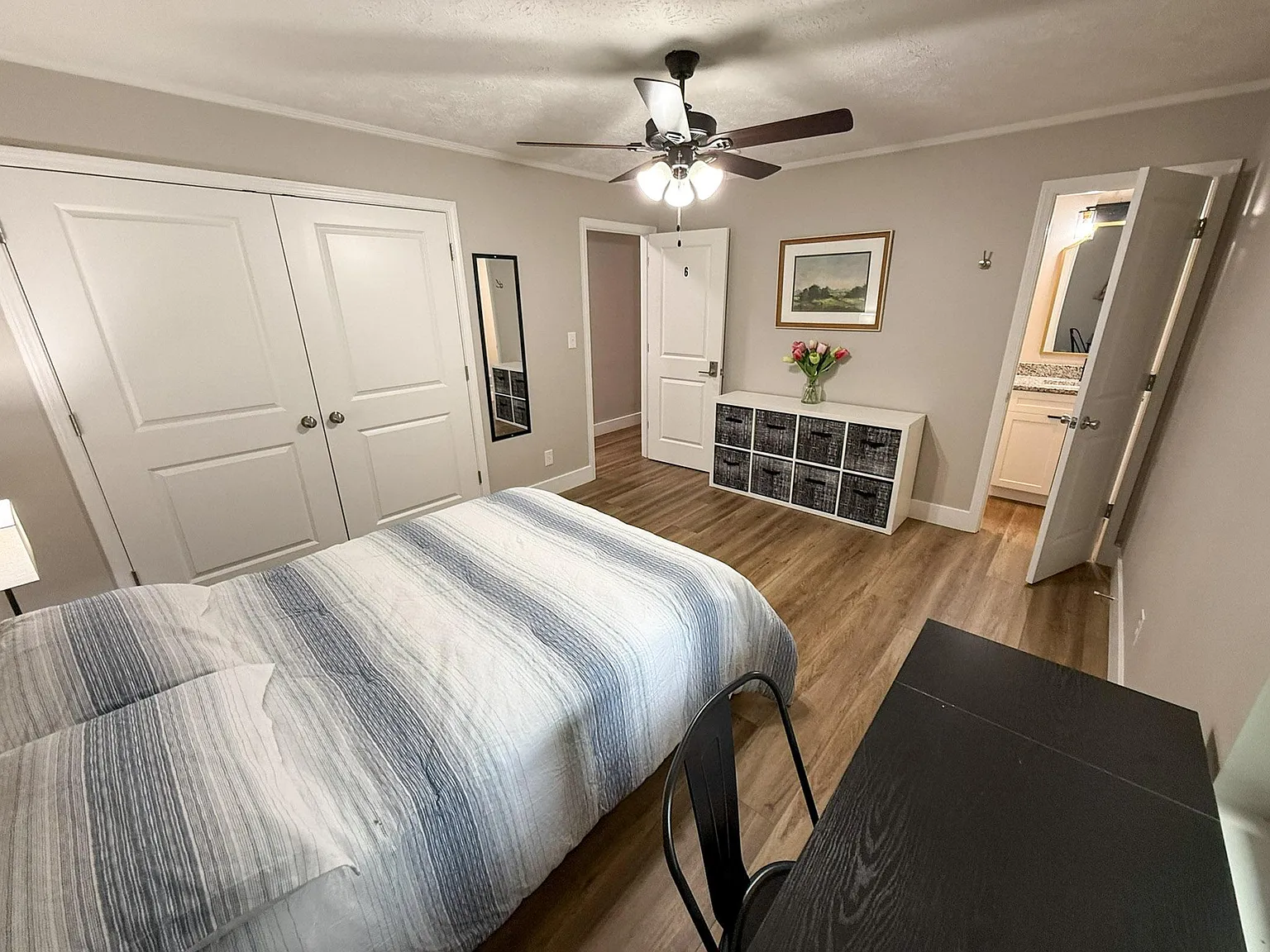 4 bed, 4.0 bath, 2350 sqft, $1,161 — Photo 2