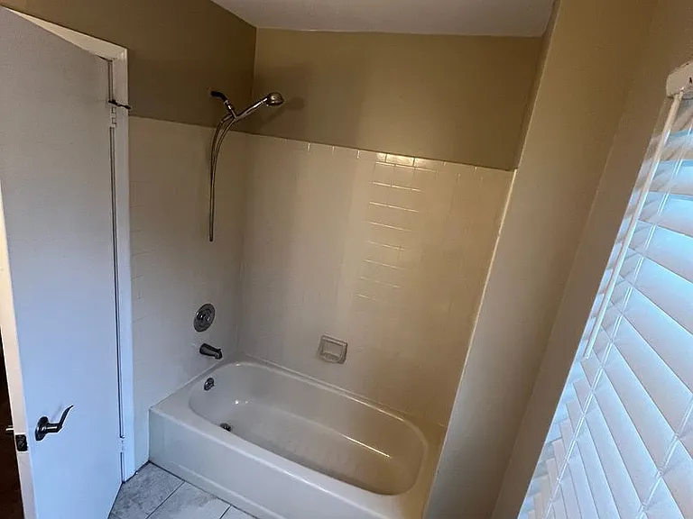 82 Liberty Dr — Photo 11