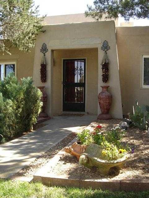 1st image of 724 Loma Alta Ct NW