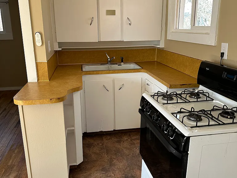 3142 W Main St — Photo 4