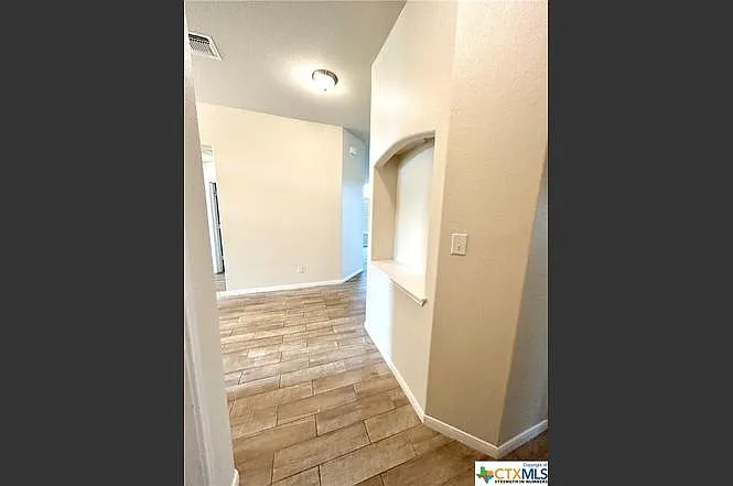 946 Hobby Rd — Photo 6