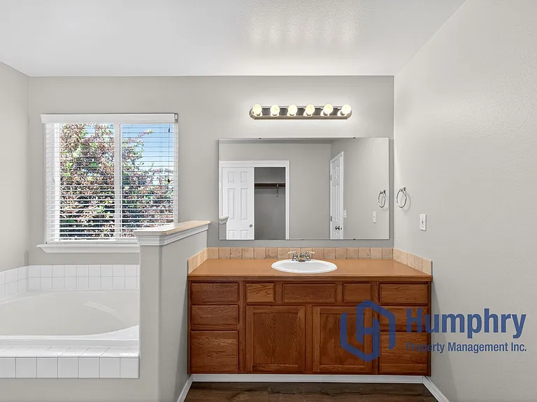 1359 E Palermo St — Photo 23