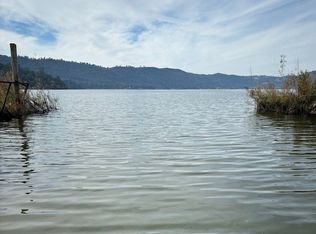 14135 Lakeshore Dr, Clearlake, CA 95422