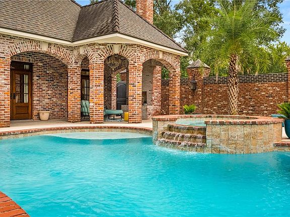 2nd image of 353 Gentry Rd