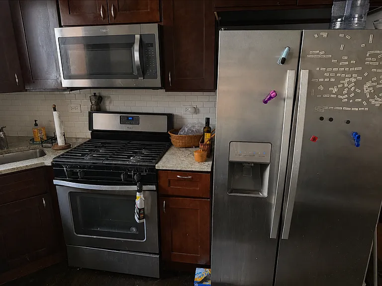 1115 N Rockwell St #1R — Photo 5