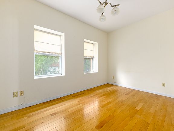 4th image of 59 Saint Marks Pl #2A