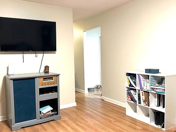 3rd image of 6412 Willet Rd