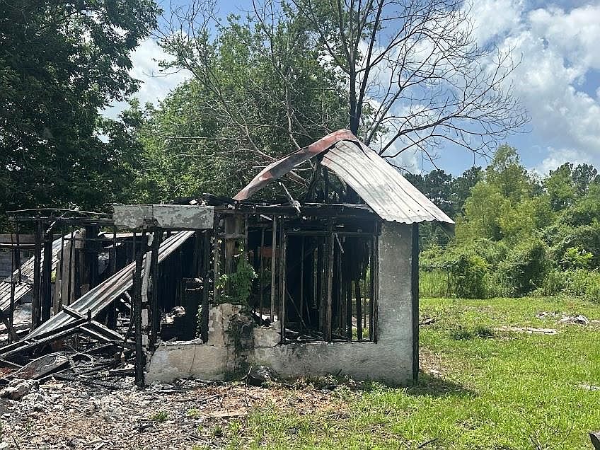 2nd image of 415 Shipp Rd