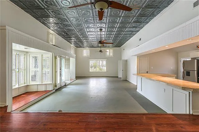 3 bed, 2.0 bath, 2000 sqft, $2,400 — Photo 4