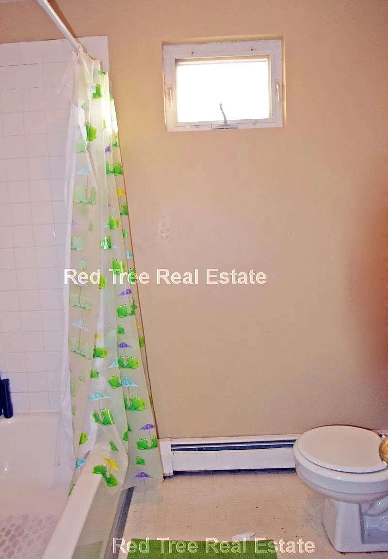 4 bed, 9999 sqft, $4,600 — Photo 1