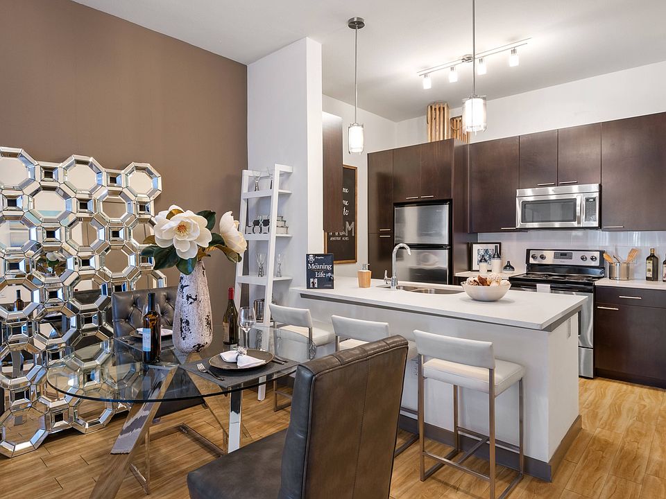 Open Floor Plan Dining and Kitchen Area