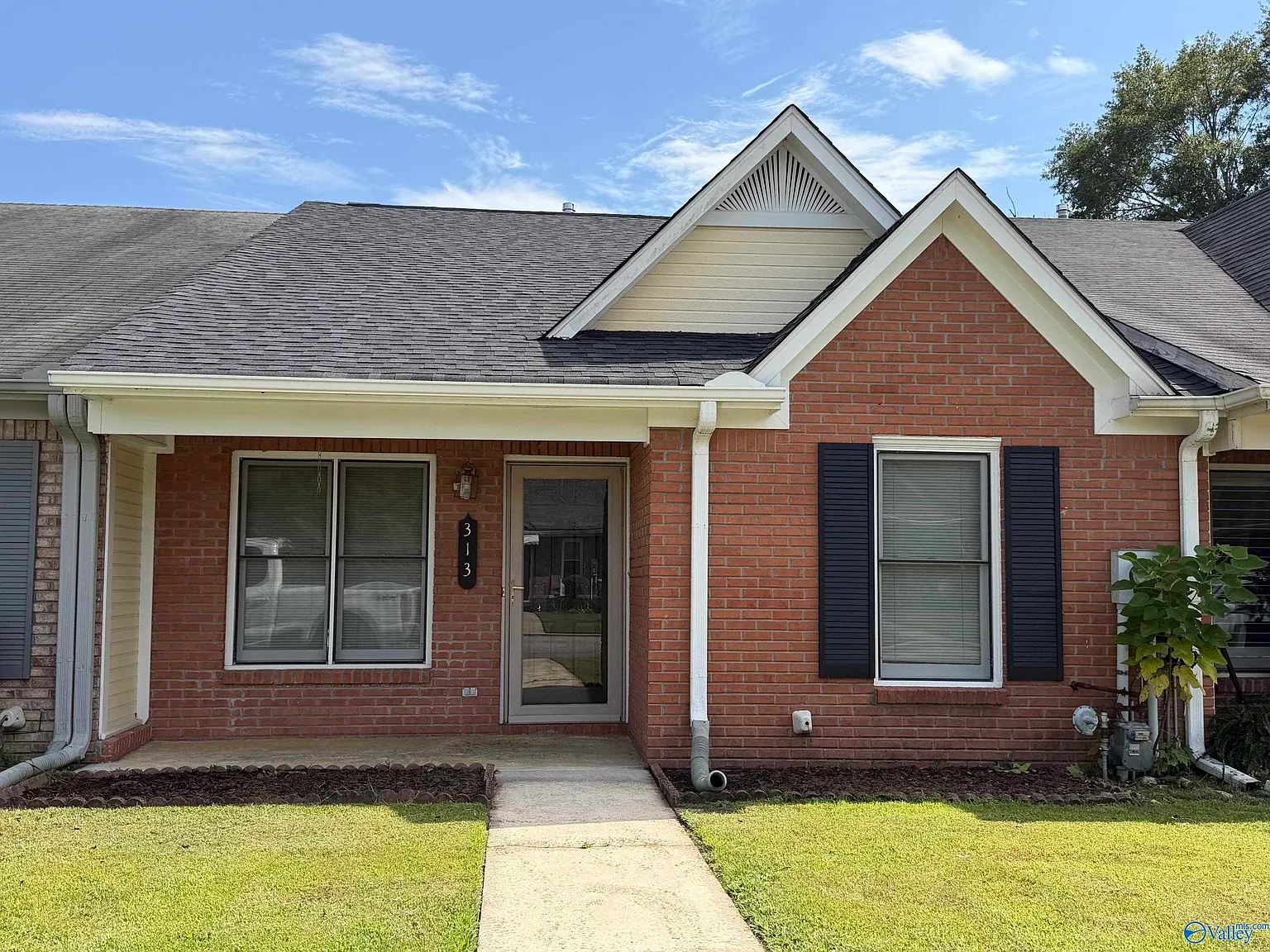 2 bed, 2.0 bath, 1250 sqft, $1,400 — Photo 1