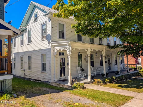 526-528 S Richard St, Bedford, PA 15522