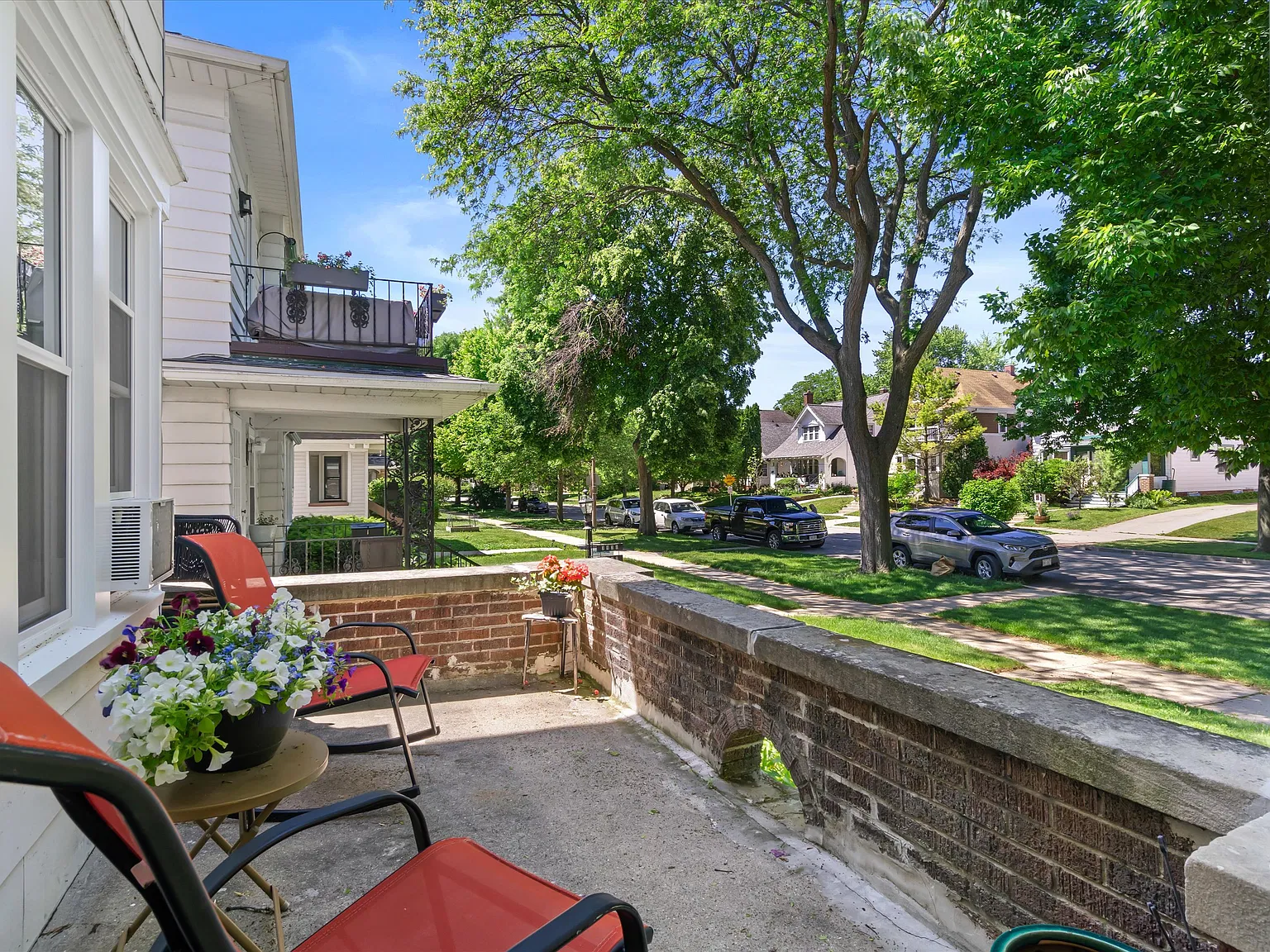 2 bed, $1,800 — Photo 2