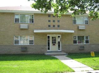 6600 N 77th St APT 1, Milwaukee, WI 53223