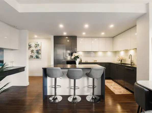 838 Broughton St #204, Victoria, BC V8W 1E4
