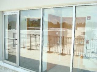 17W521 Roosevelt Rd, Oakbrook Terrace, IL 60181