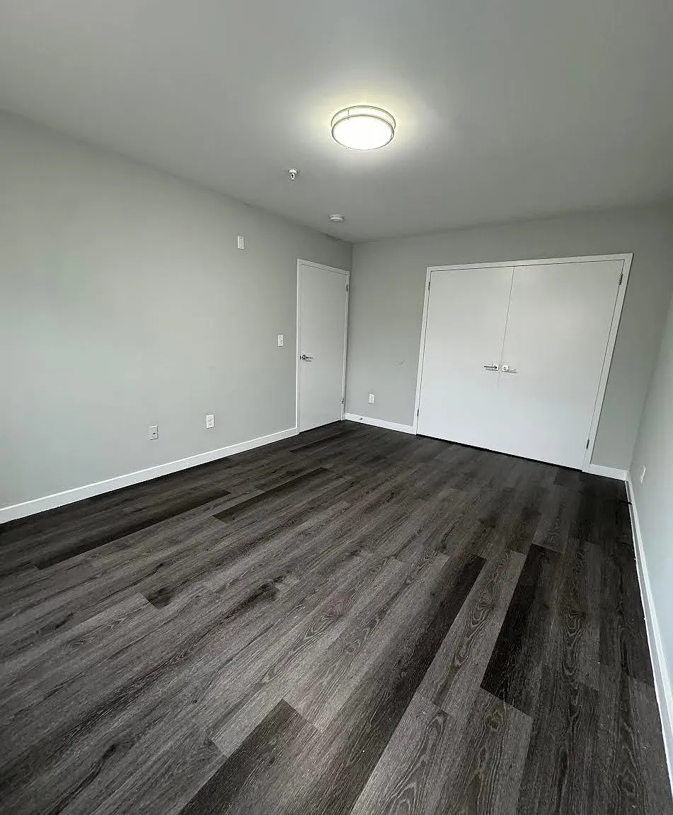 1 bed, $1,718 — Photo 4