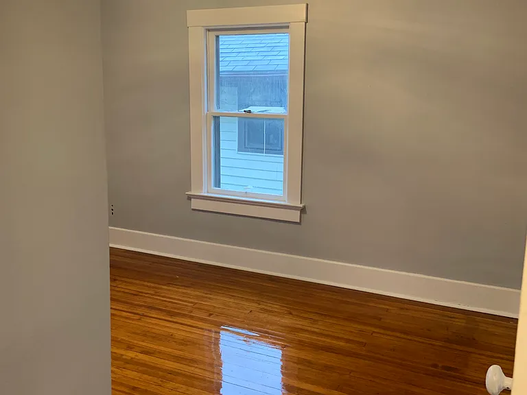 2038 Thompson Ave — Photo 5