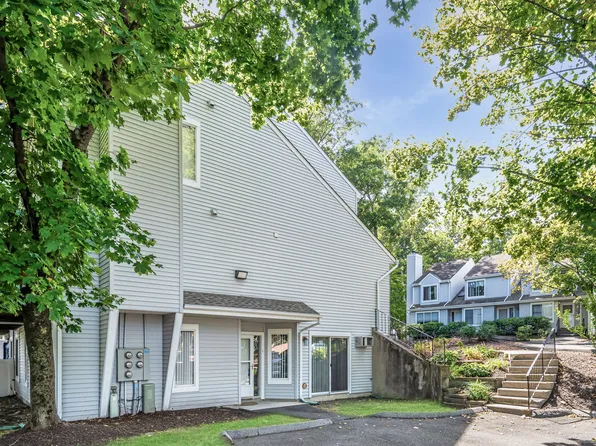 20 East Pembroke Road #1, Danbury, CT 06811