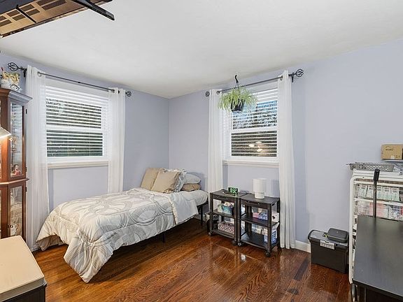 5th image of 107 Manzella Ct