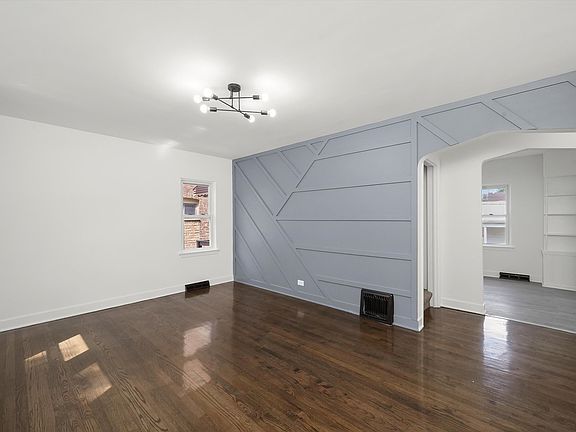 5th image of 18059 Oakwood Ave