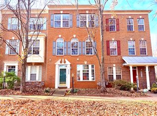 46220 Walpole Ter, Sterling, VA 20165